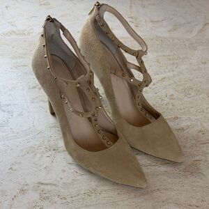 Banana Republic tan women’s size 10 approx 4 inch heels with studs on straps